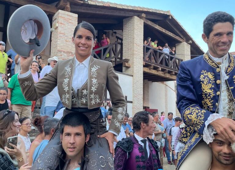 Rejones et festivals : Lea Vicens, quatre oreilles à Bull, aux côtés de Paulo Jorge Santos