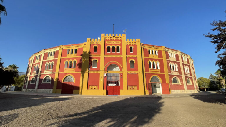 Affiche de la corrida sans pics qui clôturera la foire de Mérida