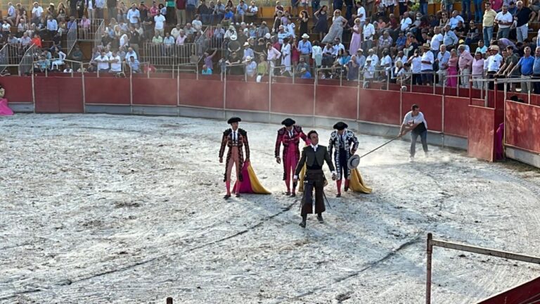Andy Cartagena, Isaac Fonseca et Daniel Medina, en détail, à Benia de Onís (Live)