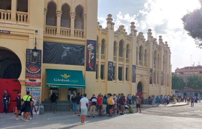 Attente maximale le premier jour pour acquérir de nouveaux abonnements pour la foire d&rsquo;Albacete