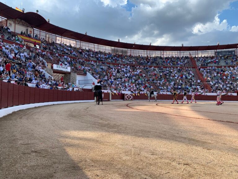 Morante, sans options dans la salle ;  Talavante, première oreille de l&rsquo;après-midi (Direct : Colmenar Viejo)