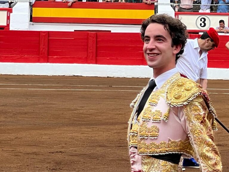 Víctor Hernández ouvre la Foire d&rsquo;Almería: « Je suis ravi de savoir que je l&rsquo;ai mérité sur la place »