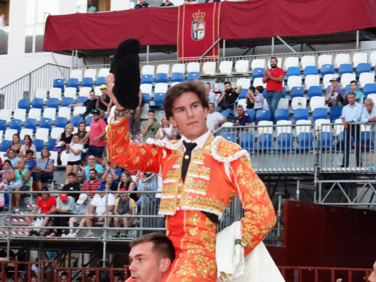 Arganda: Alejandro Peñaranda sort sur les épaules et Diego García effleure la Puerta Grande dans une bonne corrida d&rsquo;Ana Romero