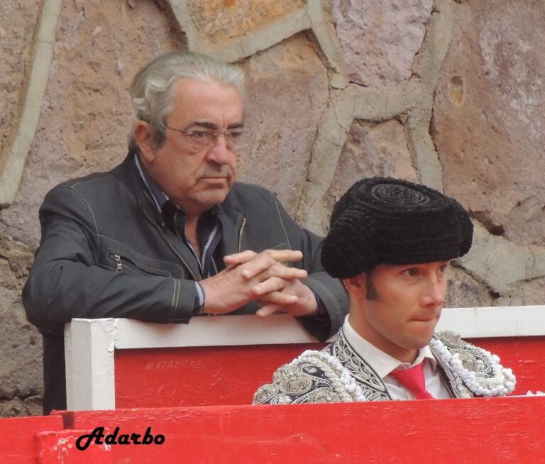 Arturo Saldivar, habilité par Curro Leal