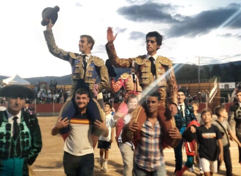 Corridas triomphales à Los Molinos et San Agustín de Guadalix, où un bœuf de Montealto a été gracié