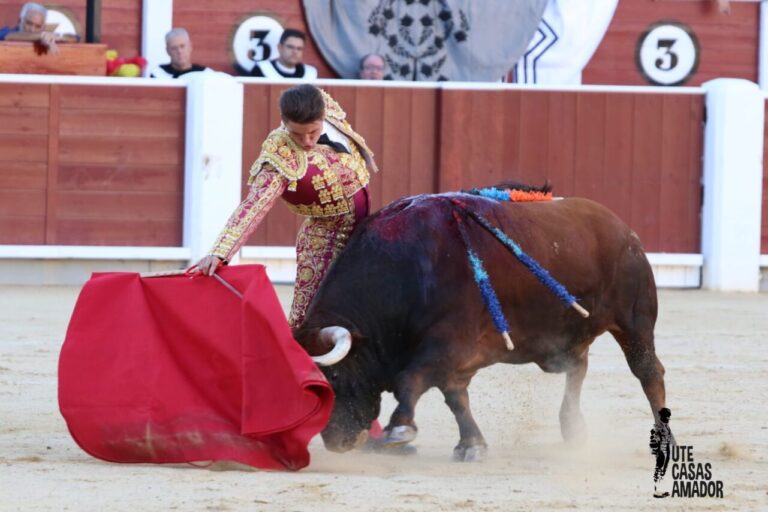 Diego Carretero et un grand taureau d&rsquo;El Montecillo se distinguent au départ d&rsquo;Albacete