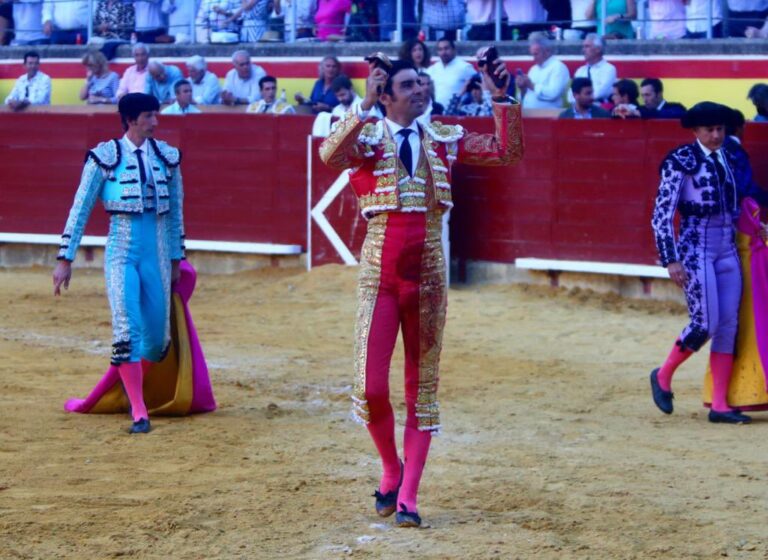 El Juli, Perera et Talavante, en détail, dans le quatrième de Palencia (Direct)
