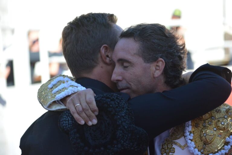 López Chaves, Álvaro de la Calle et Maxime Solera, en détail, dans le défi de l&rsquo;élevage d&rsquo;Arles (Direct)