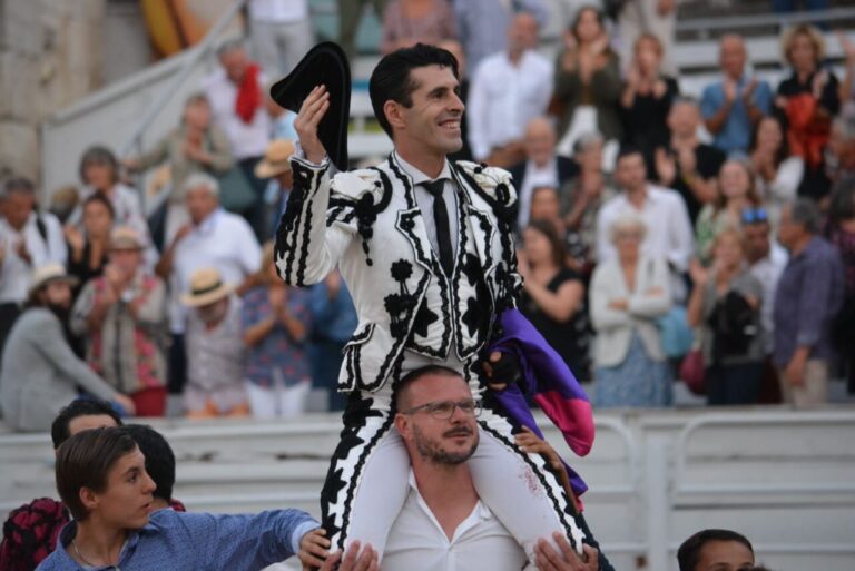 Morante, Talavante et Aguado, en détail, dans la Goyesca d&rsquo;Arles (Direct)