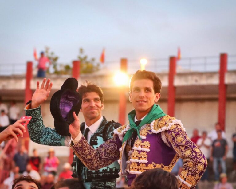 Plus de corridas : Séance plénière de Ginés Marín à Alcañiz, sur les épaules de Cayetano ;  neuf épis et deux queues et un Buenavista de retour à Villarrubia de los Ojos ;  Robleño et Rivera marquent à Méntrida…
