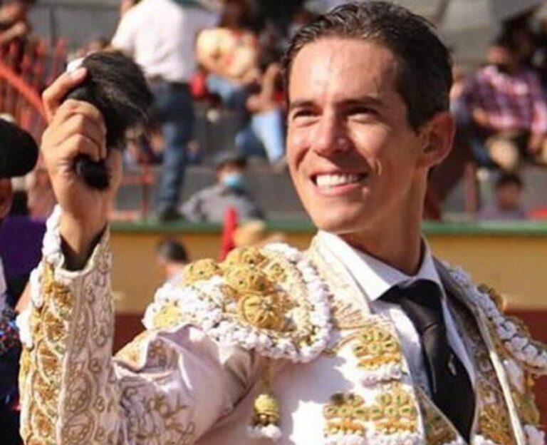 Silveti et Castañeda se coupent les oreilles dans un après-midi opaque dans l&rsquo;art