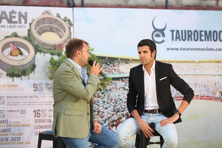 Emilio de Justo remplit le Coso de la Alameda de jeunes