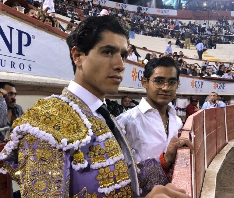 Alejandro Adame, une alternative historique à León