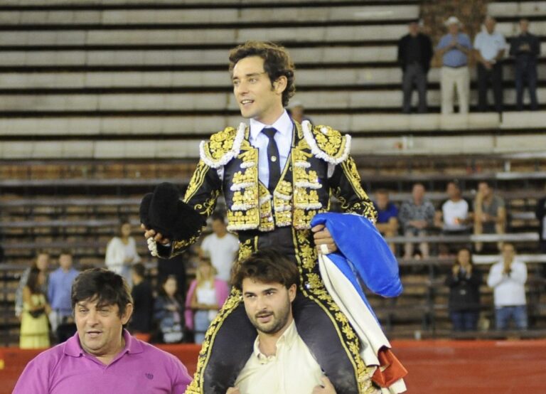 Burdiel se justifie lors de ses débuts à Valence