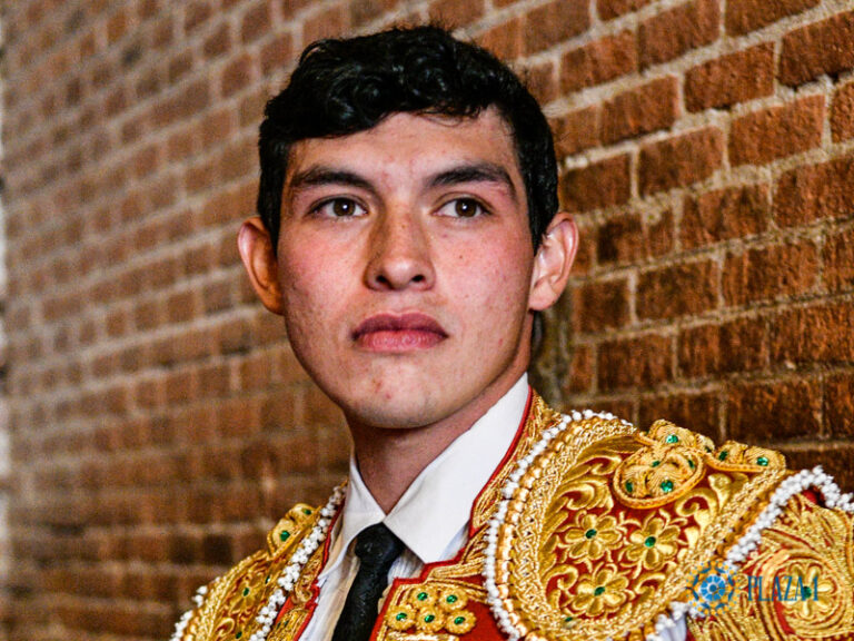 Fonseca, encorné en deux trajectoires à la cuisse droite