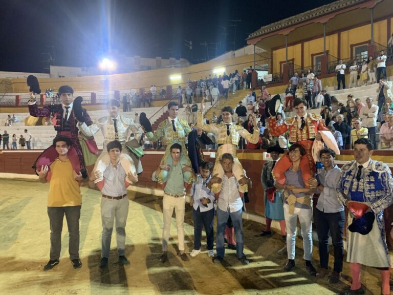 Grand niveau des interprètes de la novillada sans chevaux qui a clôturé la saison à Écija