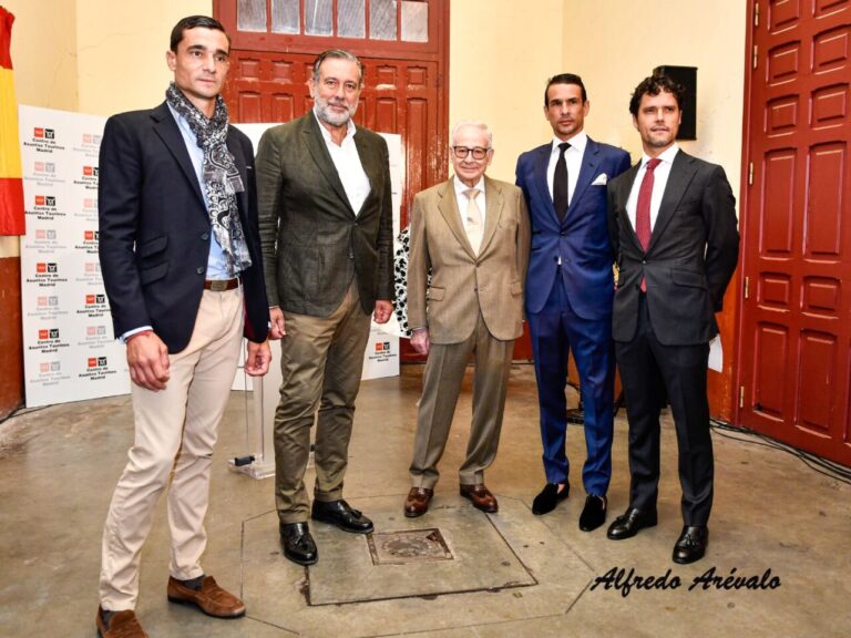 La Communauté de Madrid rend hommage au tailleur Fermín pour son parcours professionnel au service de la tauromachie