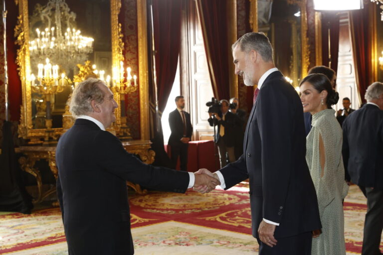 Le Président de la RUCTL a été invité à assister à la réception offerte par Leurs Majestés le Roi et la Reine au Palais Royal le jour de la Fête Nationale