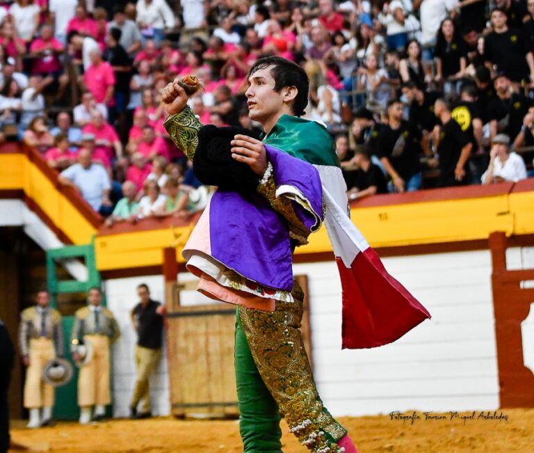 Arturo Gilio, histoire à Lima : premier Mexicain à prendre l&rsquo;alternative à Acho en 200 ans
