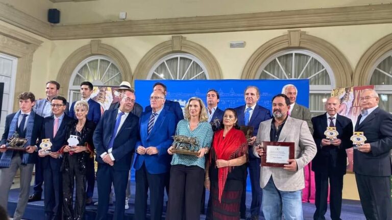 L&rsquo;Union Royale des Eleveurs de Taureaux de Combat récompensée pour la défense de la Race Native de Bravo