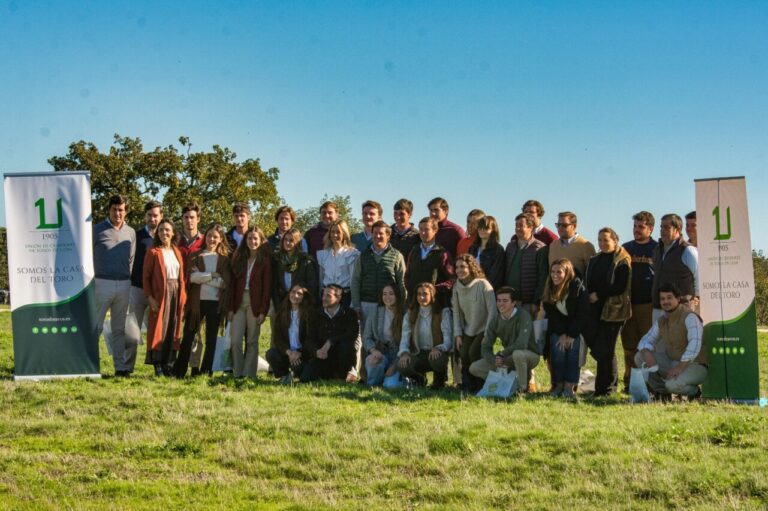 L&rsquo;avenir du bétail bravo s&rsquo;est rencontré à la ferme Domingo Hernández à Salamanque avec un grand succès