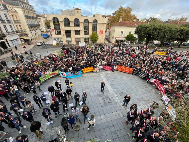 Manifestation massive « anti Caron » à Mont de Marsan