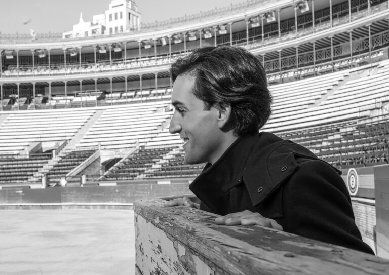 Le torero valencien Jesús Duque protagoniste de la tauromachie dans le magazine bulgare Biograph