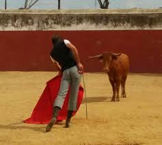 Alejandro Morilla se prépare sur le terrain pour la corrida à El Puerto de Santa María