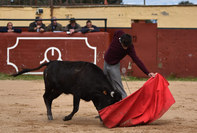 Jesús Martínez à la ferme de Fernando Peña