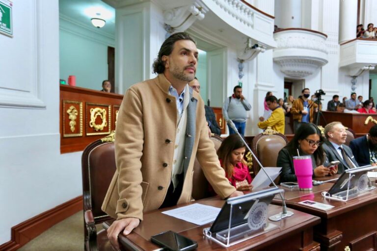 Le député écologiste Jesús Sesma ne peut pas avec la tauromachie au Mexique