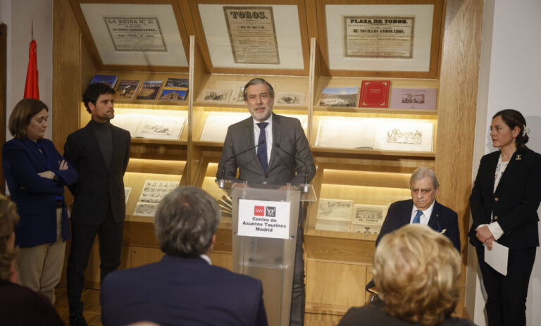 La Communauté de Madrid inaugure la Bibliothèque Carriquiri à Las Ventas