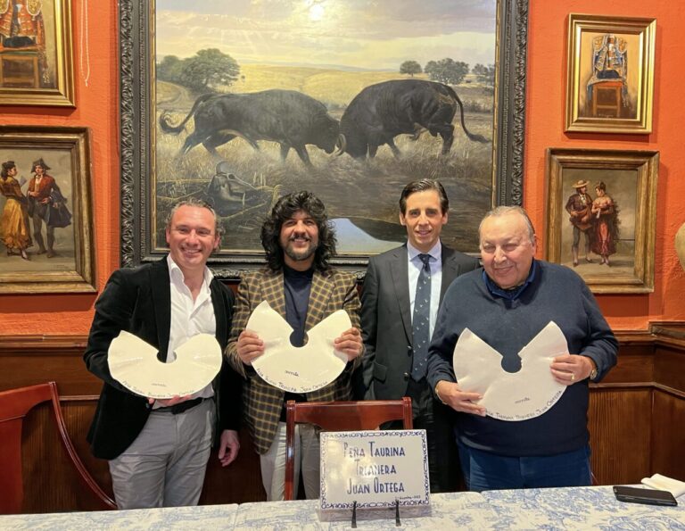 Paco Cepero et Rancapino Chico inaugurent Peña Taurina Trianera de Juan Ortega