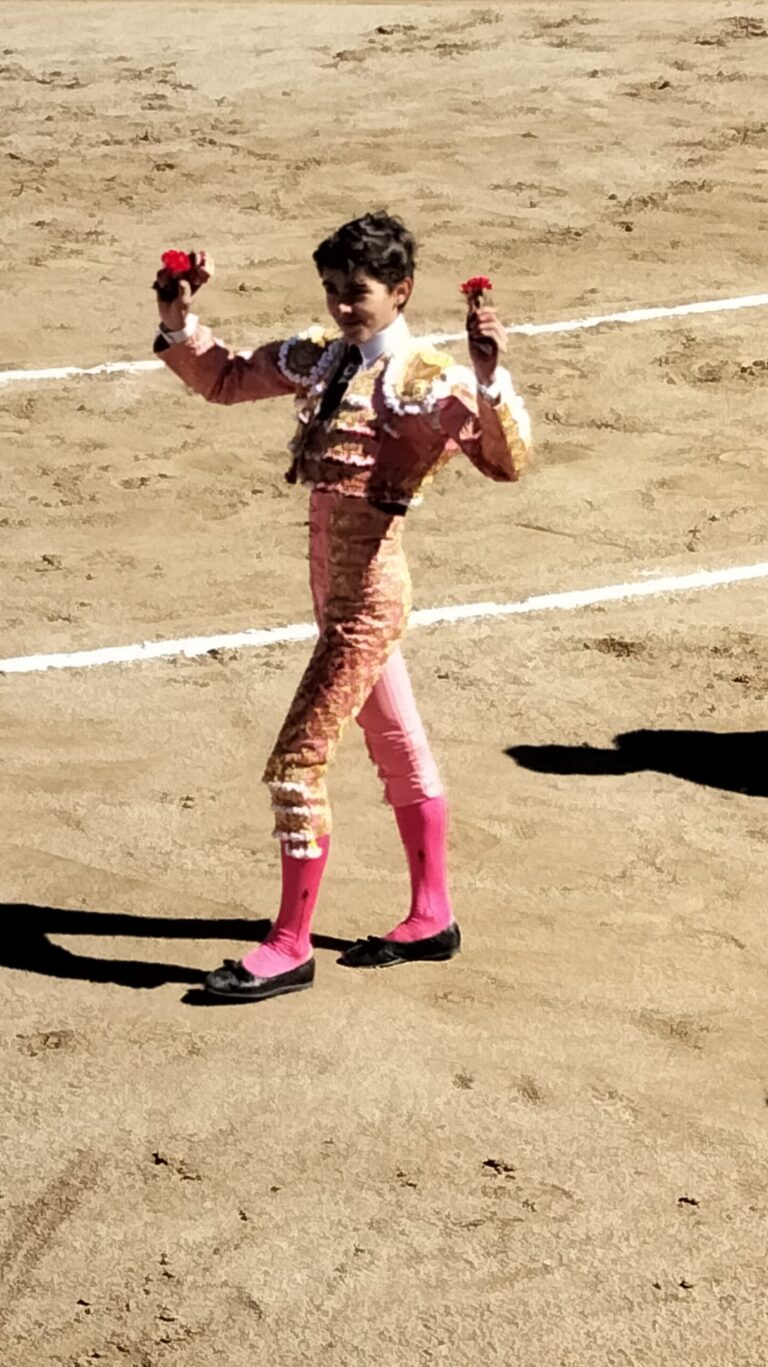 Triomphe rêvé des débuts avec les picadors de Manuel Román à Linares