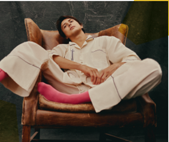 Andrés Roca Rey vedette du prestigieux magazine de mode Harpers Bazaar