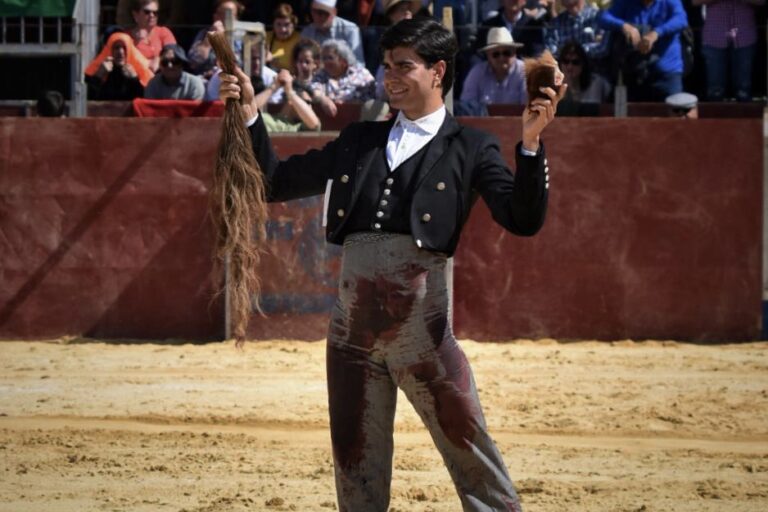Deux oreilles et une queue pour Francisco de Manuel au Festival d&rsquo;Alcalá de los Gazules