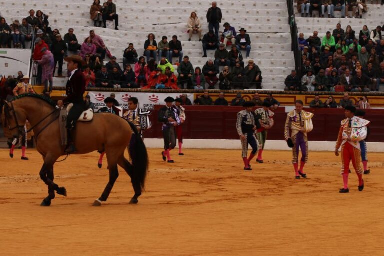 Diego Ventura ouvre la grande porte à Olivenza dans la course mixte du matin.