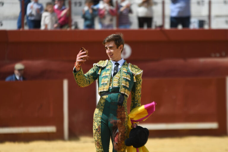 L&rsquo;oreille pour Cirugeda dans un début compliqué du circuit de Madrid
