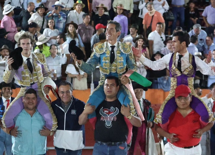 Tout sur les épaules à Tequisquiapan