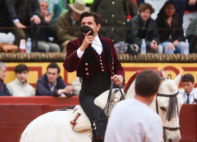 Un Ventura intelligent coupe la première oreille du matin (Direct : Olivenza)