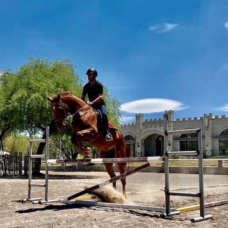 Macías s&rsquo;entraîne… à cheval avant de se battre !