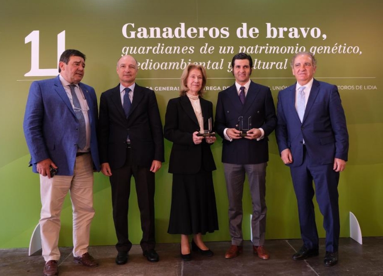 Morante et la famille Guardiola récompensés par la Royal Union of Fighting Bull Breeders