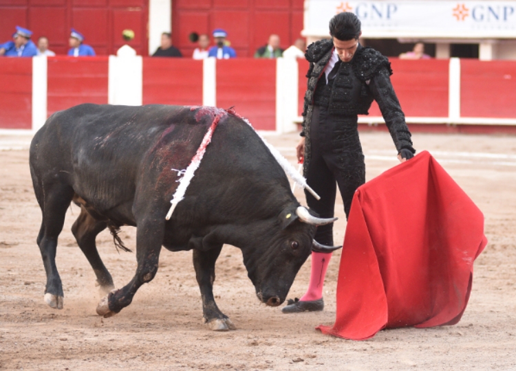 Talavante et Valadez sauvent un après-midi difficile