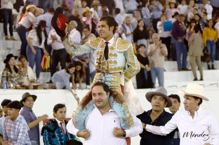 Un après-midi formidable et retentissant de Diego San Román lors de la traditionnelle corrida du samedi de Glory à San Miguel de Allende