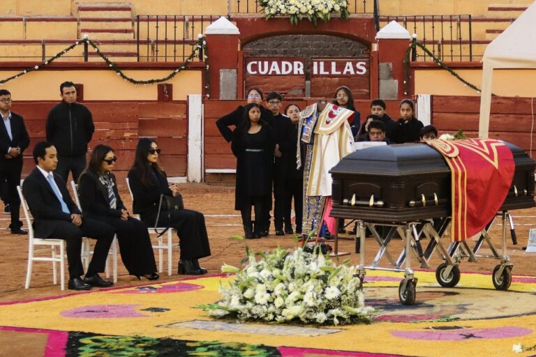 Adieu de masse à Tlaxcala au professeur Rafael Ortega