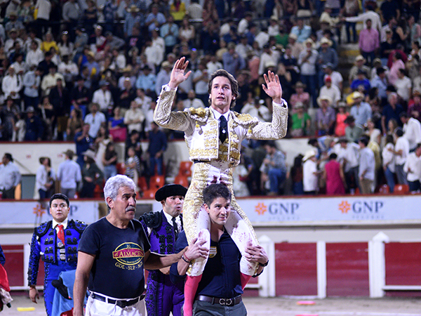 Aguascalientes : Arturo Gilio se justifie ;  Marco Pérez excite