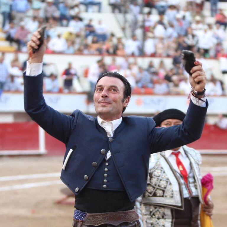 Andy Cartagena ouvre les portes de sa ferme aux enfants à Alicante