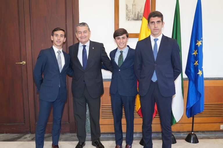 Les trois finalistes du Circuito de Novilladas de Andalucía sont reçus à San Telmo