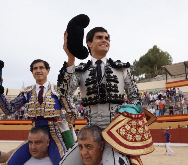 Profondeur de Luis David sur les épaules avec De Manuel à Almoguera