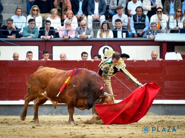 Saldívar, Fernando Adrián et Álvaro Lorenzo, dans le 19ème de San Isidro