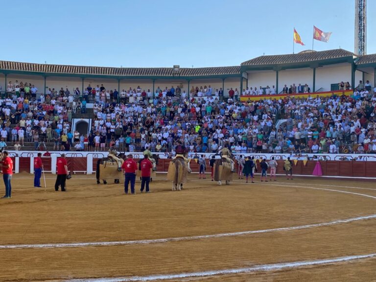 Manzanares, avec des affiches pour sa foire de juillet